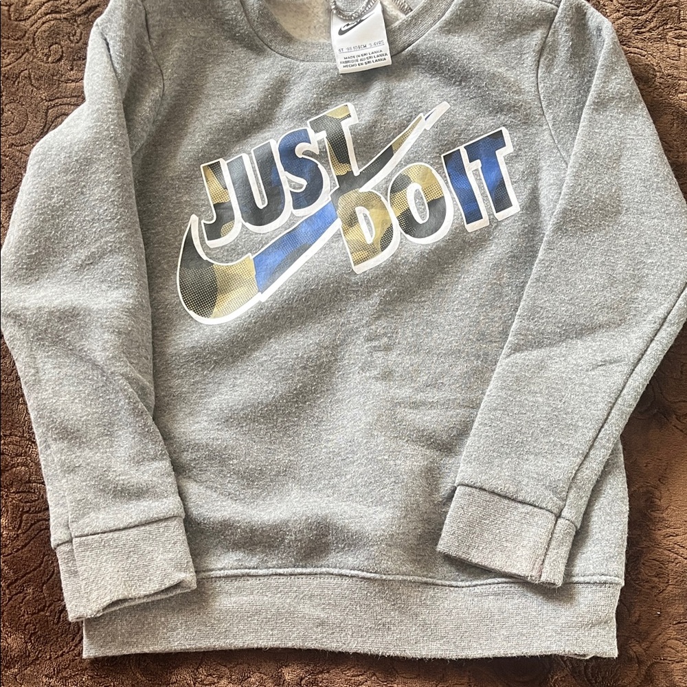 2/12$🌺Nike, Gray Kids Sweatshirt